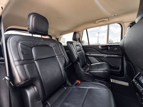 Used 2020 Lincoln Aviator Reserve w/ Elements Package Plus AWD/4WD image 23