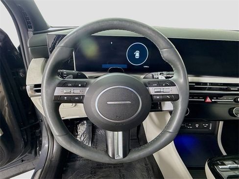 Used 2025 Hyundai Tucson Limited image 11