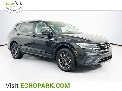 Used 2022 Volkswagen Tiguan SE w/ Panoramic Sunroof Package