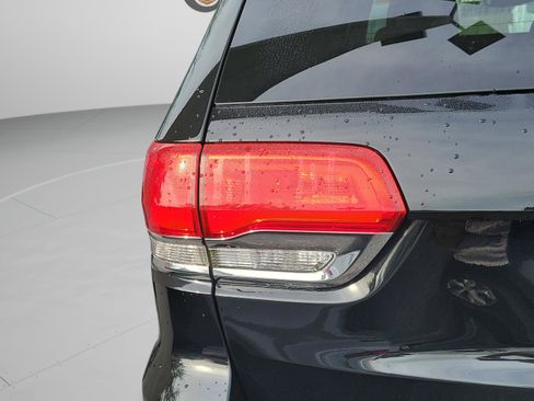 Used 2018 Jeep Grand Cherokee Limited RWD image 23