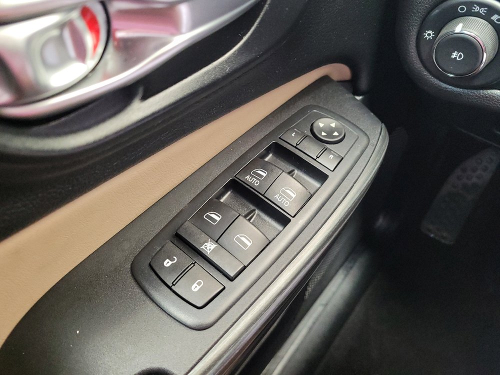 Used 2017 Jeep Cherokee Limited AWD/4WD image 27