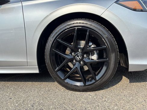 Used 2025 Honda Civic Sport image 9