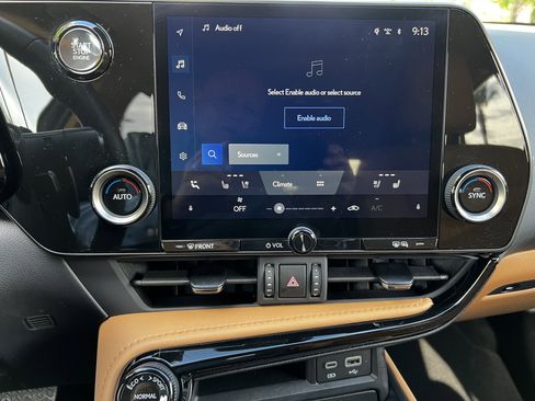 Certified 2025 Lexus NX 250 FWD w/ Towing Package (2000 Lbs) image 22