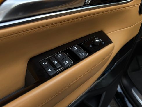 Used 2022 Jeep Grand Wagoneer Series III w/ Rear Seat Video Group 1 image 75