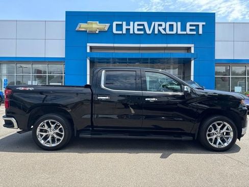 Used 2020 Chevrolet Silverado 1500 LTZ w/ LTZ Premium Package AWD/4WD image 5
