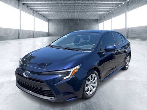 Used 2025 Toyota Corolla SE FWD image 1