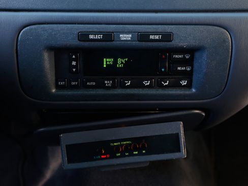 Used 1999 Lincoln Town Car Executive image 39