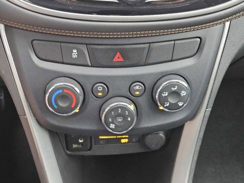 Used 2017 Chevrolet Trax LT w/ Driver Confidence Package image 19