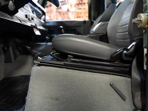 Used 1997 Land Rover Defender 90 image 81