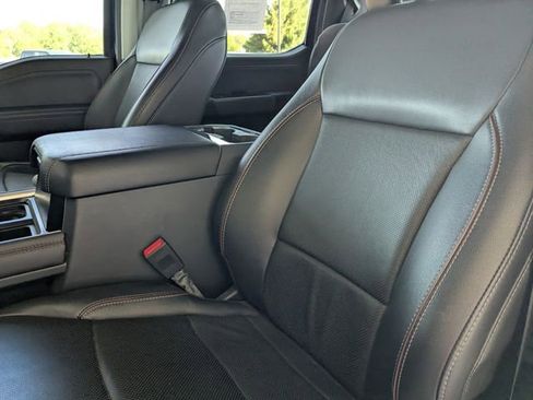 Used 2023 Ford F250 Lariat w/ Sport Appearance Package AWD/4WD image 23