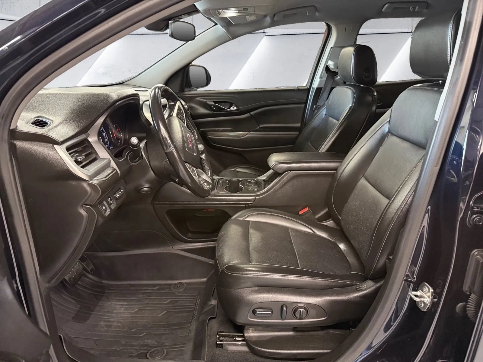 Used 2022 GMC Acadia SLT w/ Elevation Edition AWD/4WD image 16