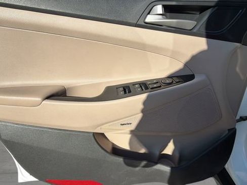 Used 2018 Hyundai Tucson SEL Plus w/ Cargo Package image 17