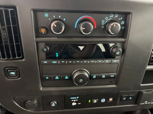 New 2024 Chevrolet Express 3500 Extended image 18