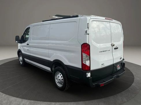 Used 2022 Ford Transit 250 Low Roof AWD image 9