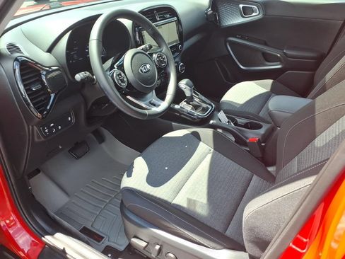 Used 2021 Kia Soul EX FWD image 14