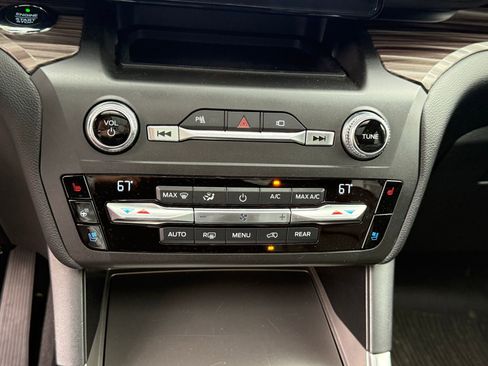 Used 2020 Ford Explorer Limited w/ Class III Trailer Tow Package image 36