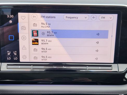 Used 2025 Volkswagen Atlas Peak Edition SE image 11