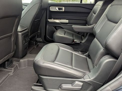 Used 2023 Ford Explorer XLT w/ Equipment Group 202A AWD/4WD image 23