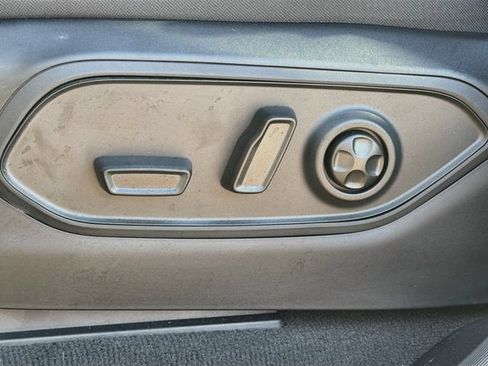 Used 2025 Jeep Grand Cherokee Limited RWD image 25