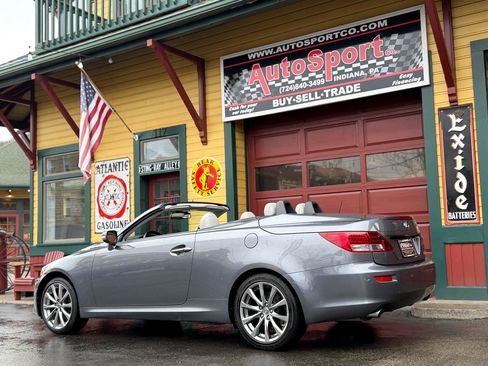 Used 2015 Lexus IS 250C image 12