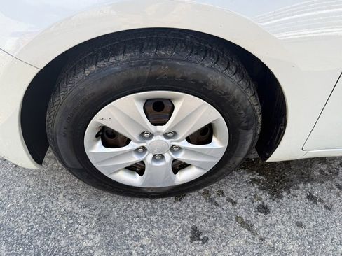 Used 2014 Kia Forte LX image 13