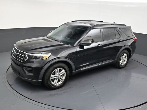 Used 2021 Ford Explorer XLT RWD image 12