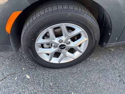 Used 2025 Kia Soul LX w/ LX Technology Package image 25