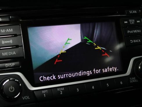 Used 2017 Nissan Versa SV w/ SV Special Edition Package image 17