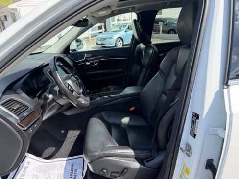 Used 2019 Volvo XC90 T6 Momentum w/ Advanced Package image 16