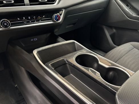 Used 2025 Chevrolet Equinox LT image 42