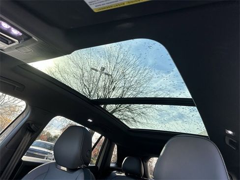 New 2025 Volkswagen Tiguan SE R-Line image 20