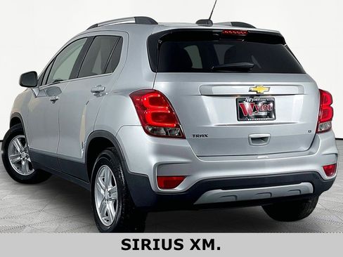 Used 2017 Chevrolet Trax LT w/ LT Convenience Package FWD image 4