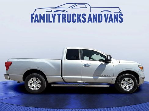 Used 2018 Nissan Titan SV w/ SV Utility Package AWD/4WD image 6