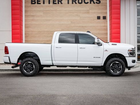 Used 2026 RAM 2500 Laramie AWD/4WD image 2