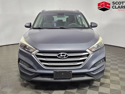 Used 2017 Hyundai Tucson SE w/ SE Popular Package 02 FWD image 2