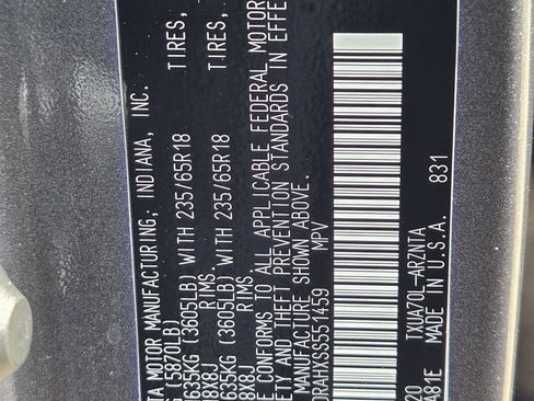 Used 2025 Toyota Highlander LE FWD image 32
