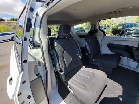 Used 2022 Chrysler Voyager LX FWD image 25
