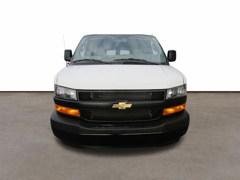 Used 2025 Chevrolet Express 3500 LS RWD image 8