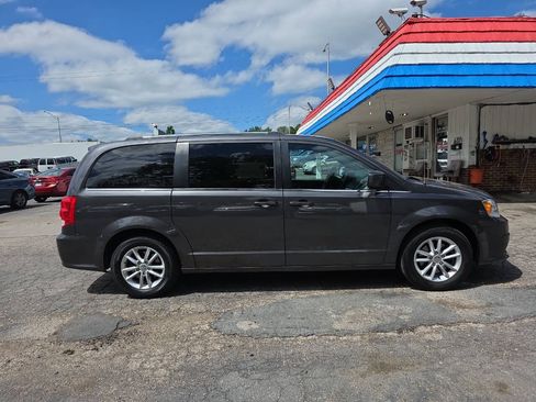 Used 2018 Dodge Grand Caravan SXT FWD image 7