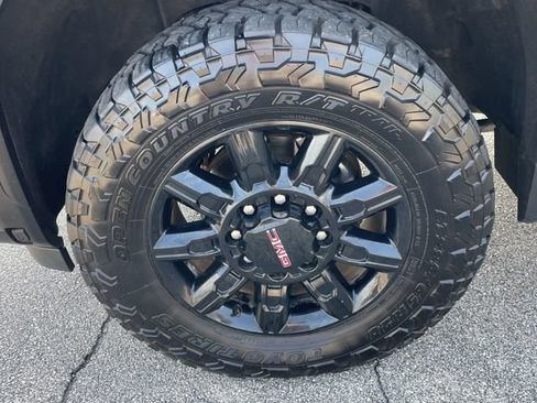 Used 2024 GMC Sierra 2500 AT4 w/ AT4 Preferred Package AWD/4WD image 19
