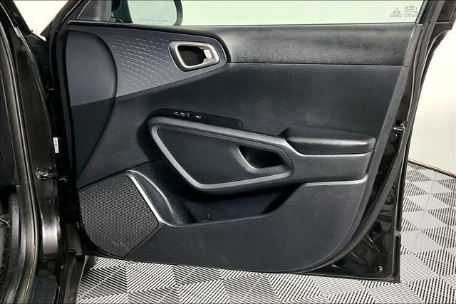 Used 2020 Kia Soul S FWD image 25
