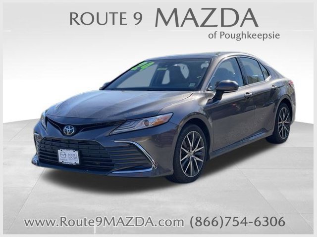 Used 2022 Toyota Camry XLE w/ Navigation Upgrade Package AWD/4WD image 1