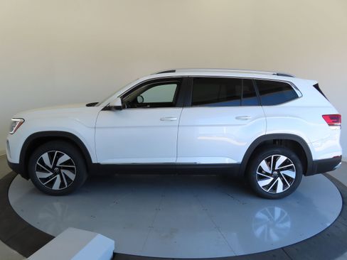 New 2025 Volkswagen Atlas SEL image 8