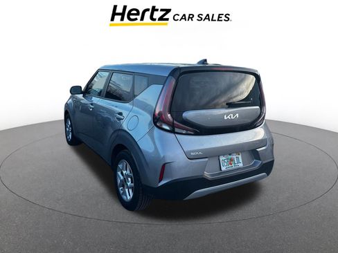 Used 2025 Kia Soul LX w/ LX Technology Package image 4