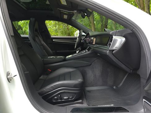 Used 2023 Porsche Panamera 4 Platinum Edition w/ Assistance Package AWD/4WD image 25