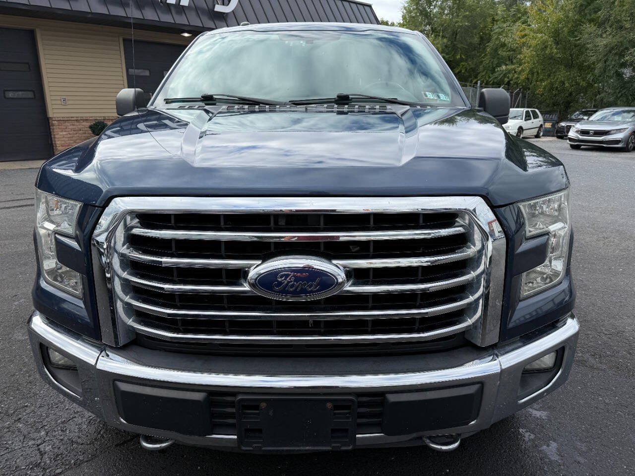 Used 2015 Ford F150 XLT w/ Equipment Group 302A Luxury AWD/4WD image 2