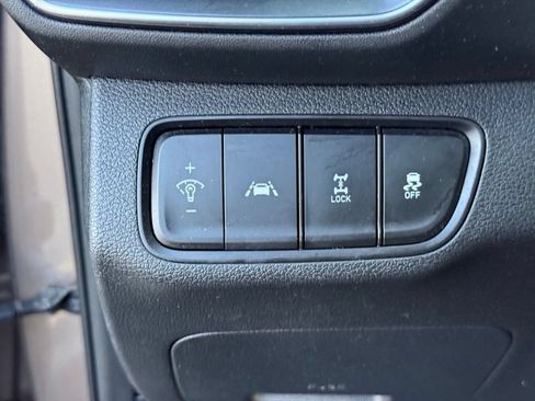Used 2020 Hyundai Santa Fe SE AWD/4WD image 25