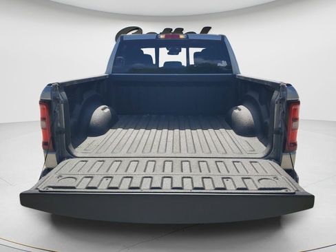 Used 2025 RAM 1500 Big Horn AWD/4WD image 9
