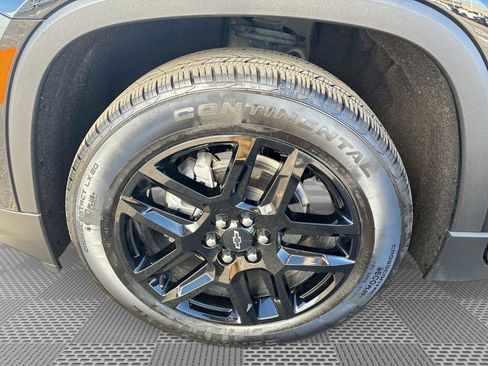 Certified 2023 Chevrolet Traverse LT w/ Rear Camera Mirror Package image 32