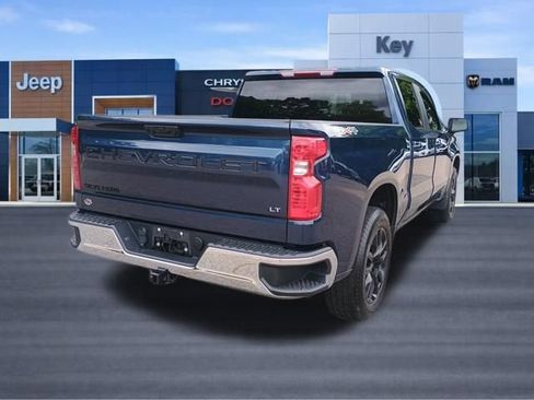Used 2022 Chevrolet Silverado 1500 LT AWD/4WD image 5